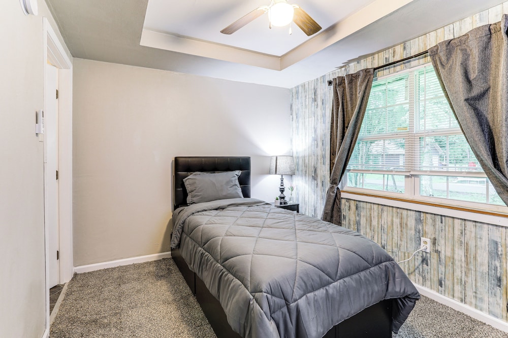 14 Mi to Downtown Baton Rouge: Plaquemine Retreat