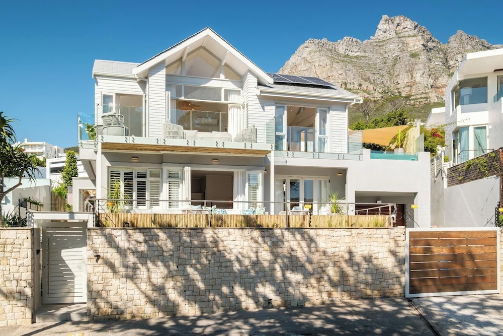 6bed Villa by Camps Bay Beach Seven the Drive