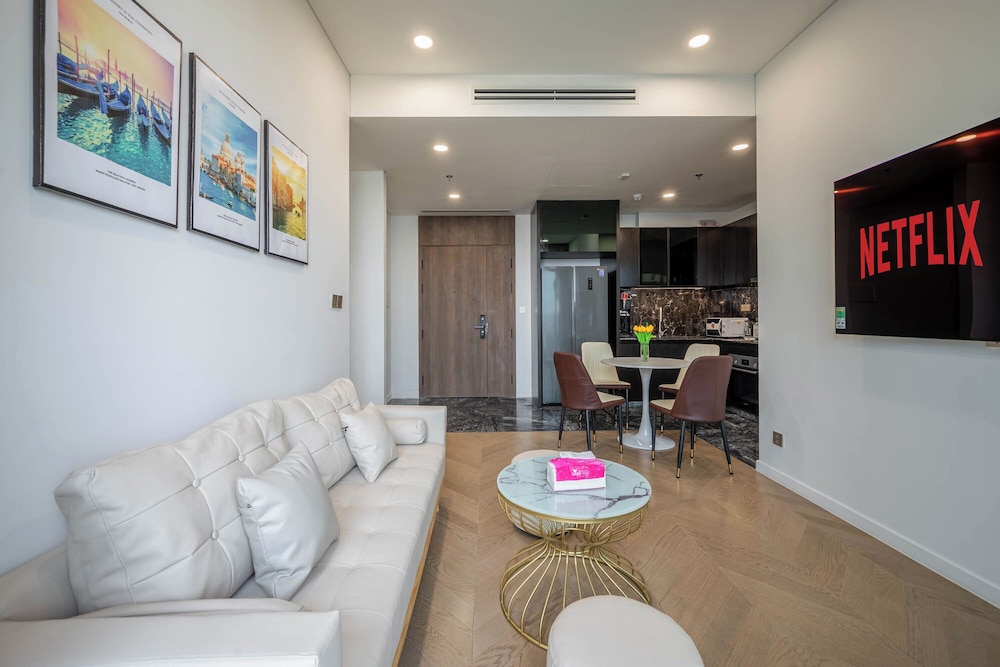 The Lumiere Luxury Citypoint ANGIA