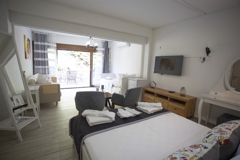 Fizzio Alaçatı Hotel - Image 96
