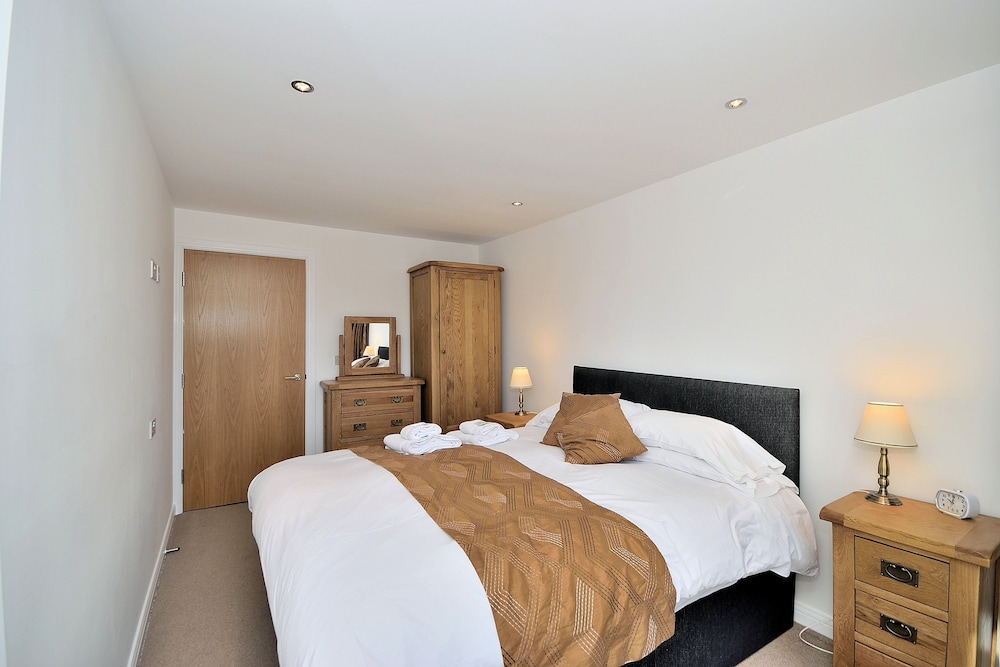Racecourse Serviced Apartments