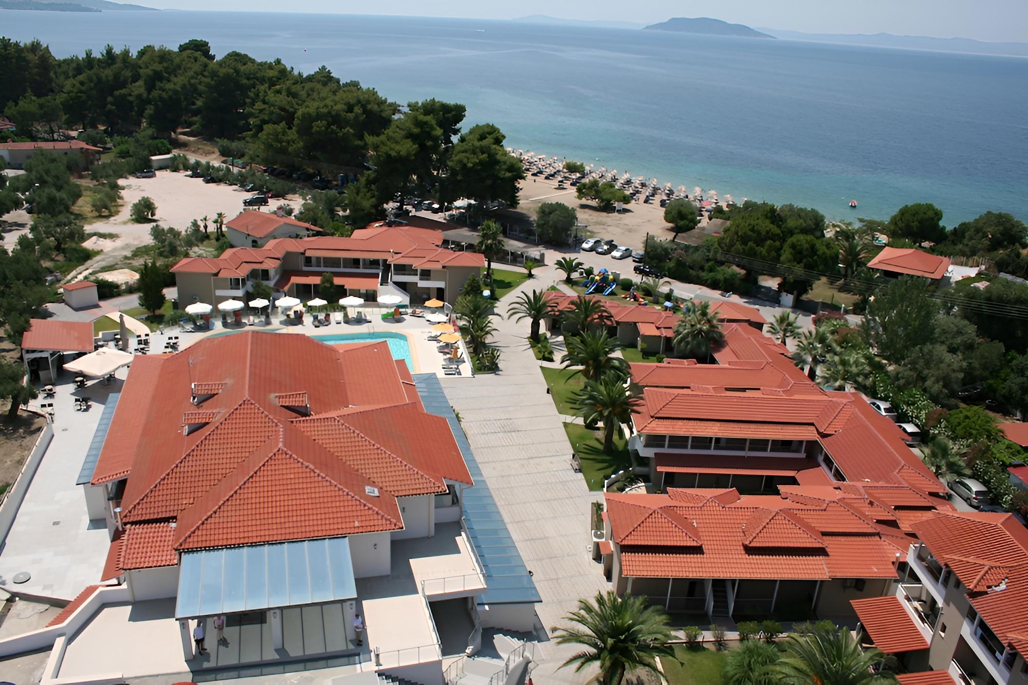 Lagomandra Beach Hotel