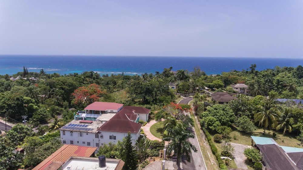 Diamond Villas and Suites