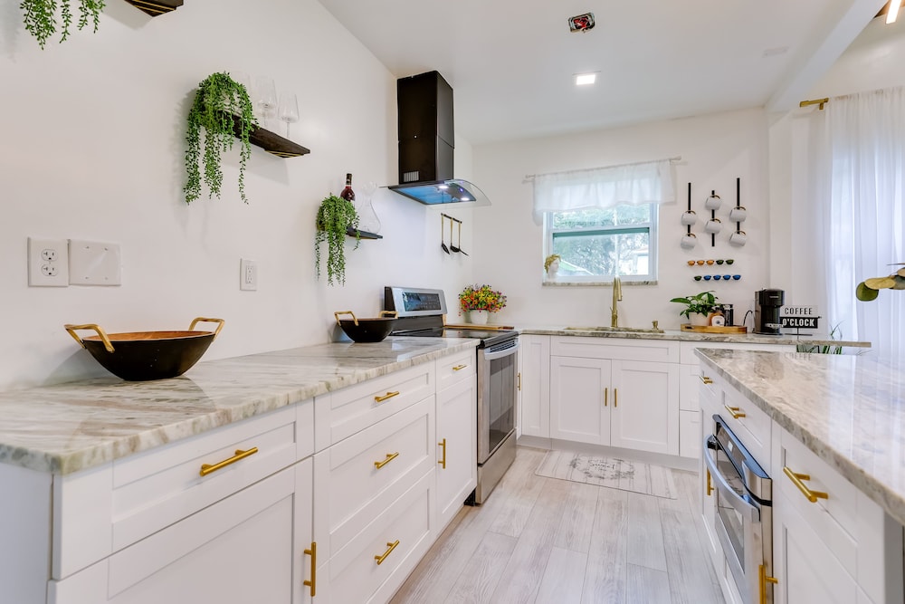 Stylish Miami Home: 2 Mi to Intracoastal Waterway!