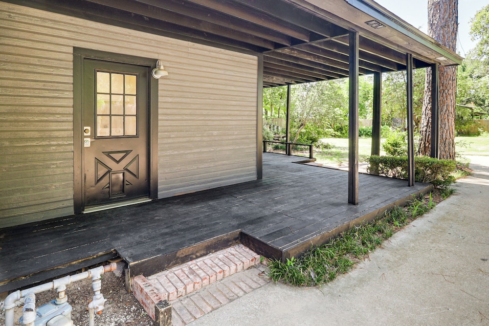 Walk to Dtwn Weatherford: Home w/ Yard!