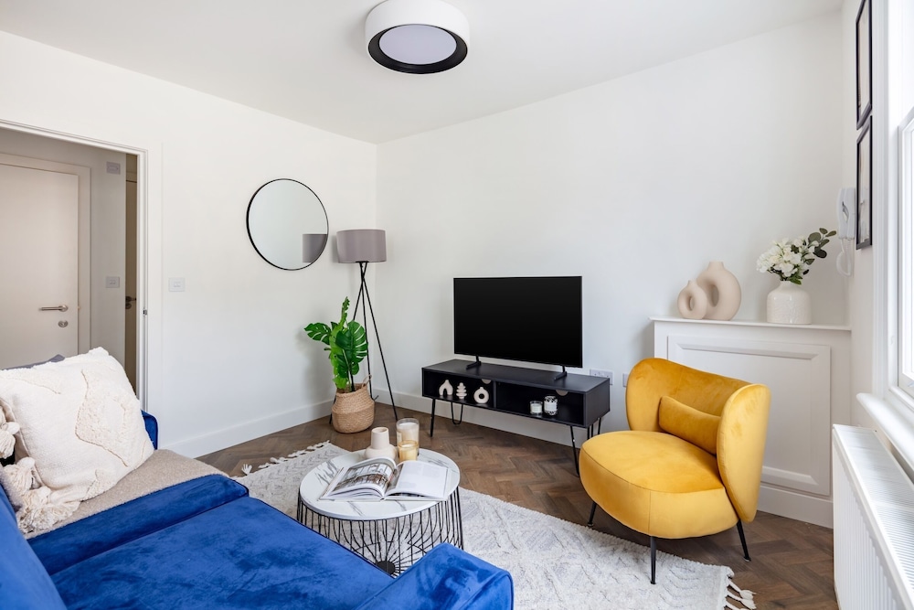 Modern 1BR Downtown Stay