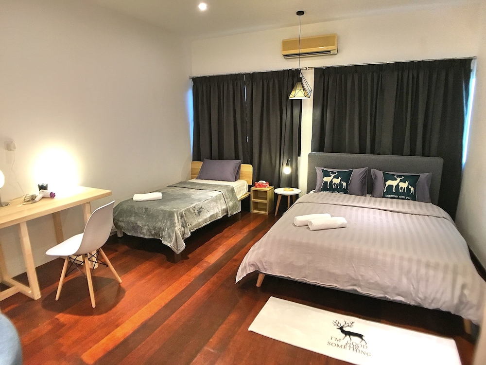 iBook7 - 2 Bedroom Gurney Studio Suite by iBook Homestay