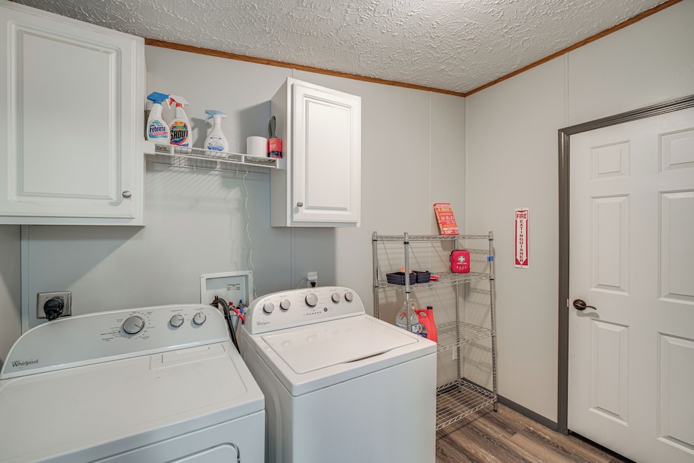 1 Mi to Geneva SP: Family Home w/ Game Room & Yard