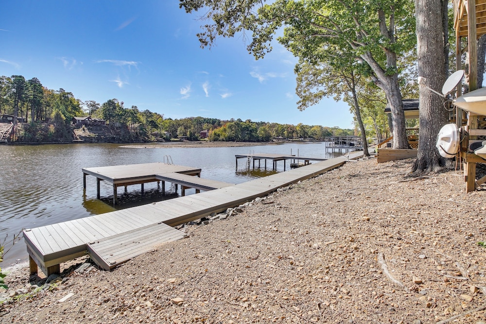 Lakefront Home w/ Swim Dock in Hot Springs view 4