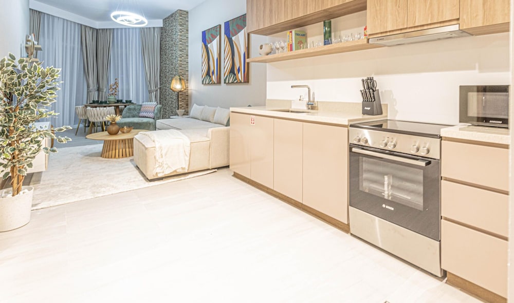 Exclusive 1BR Urban Oasis Canal