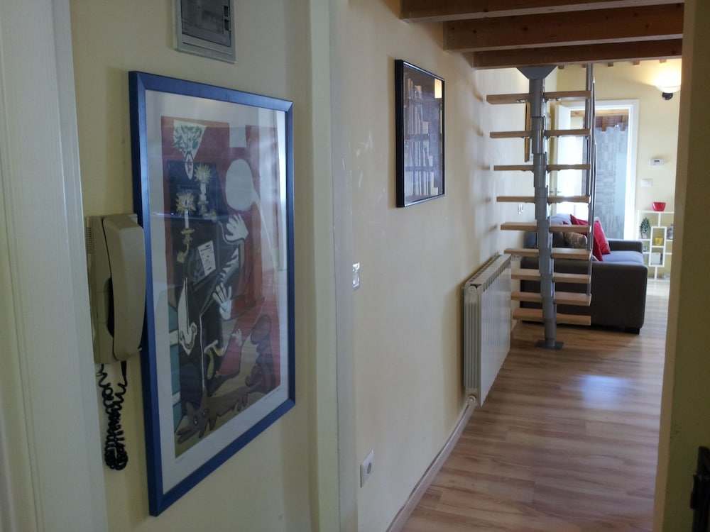 Monna Lisa Apartment