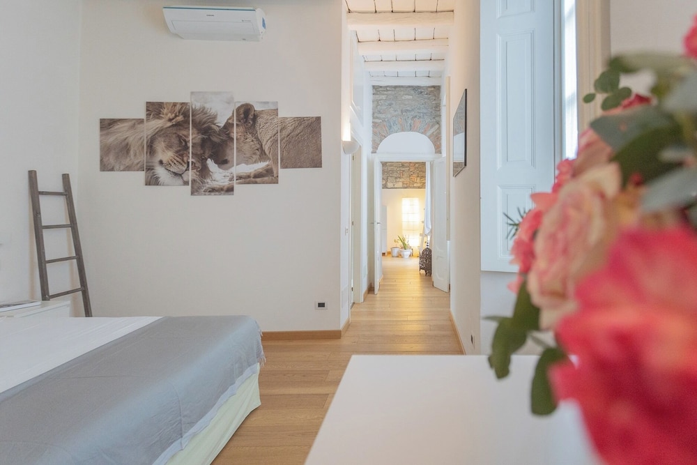Wine Not Apartment in Como City Centre by Rent all Como