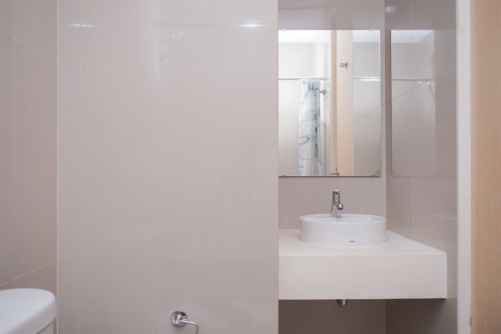 Modern And Homey Studio Apartment Tree Park City Bsd