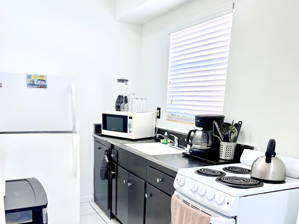Southwinds 6 for 3 Just Steps From the Beach