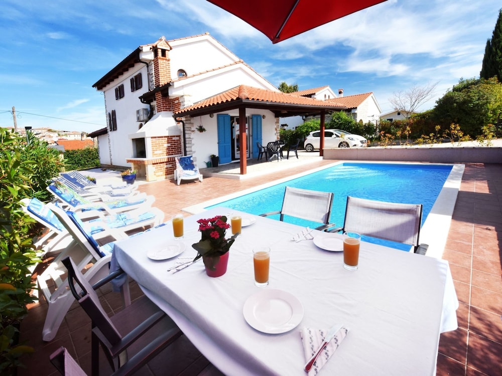 Nice Holiday House With Private Pool & Roof Terrace view 5