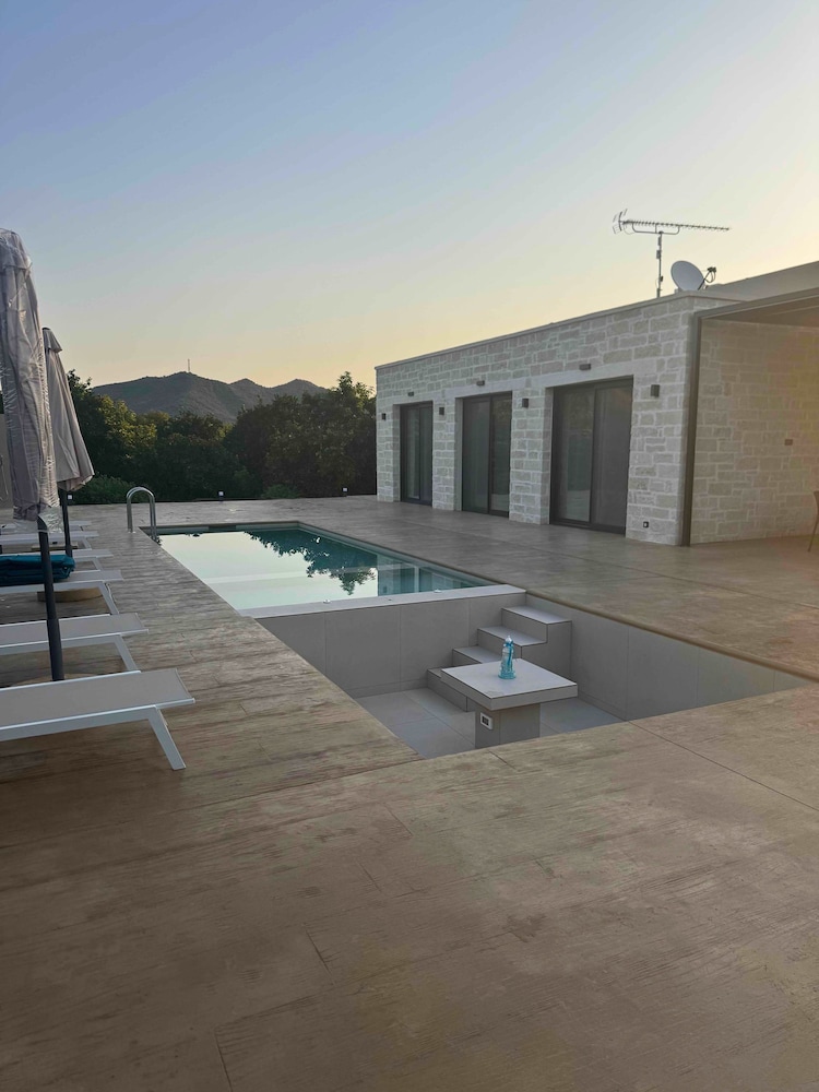 Panstel - Villa Solene With Private Pool