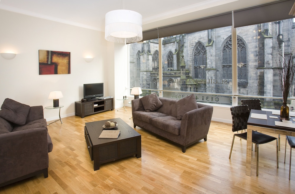 Burnets Apartments