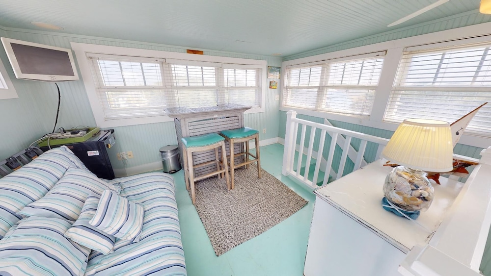 Thirst N' Howl by Tybee Vacation Rentals