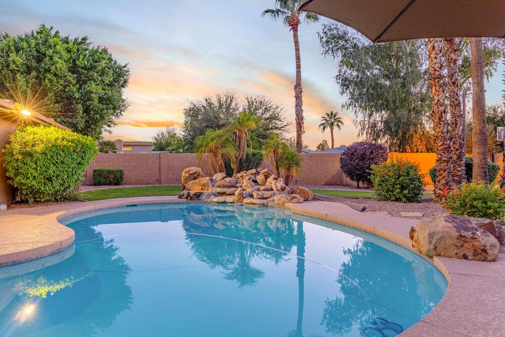Scottsdale Clubhouse With Pool and Basketball