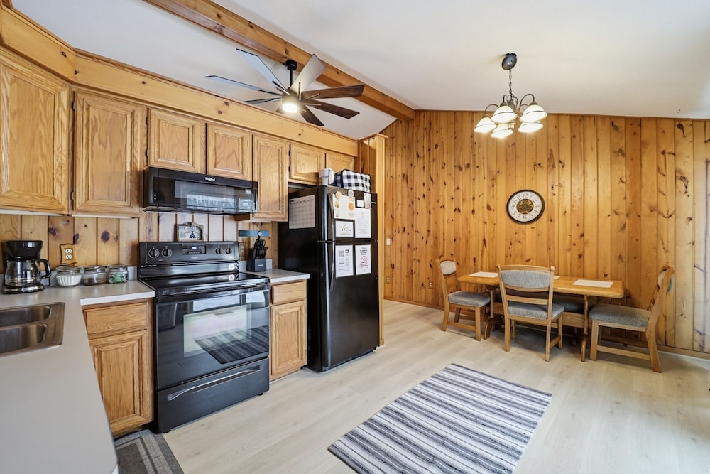 Lewiston Landing: Cozy Lake Access Getaway 3 Bedroom Home