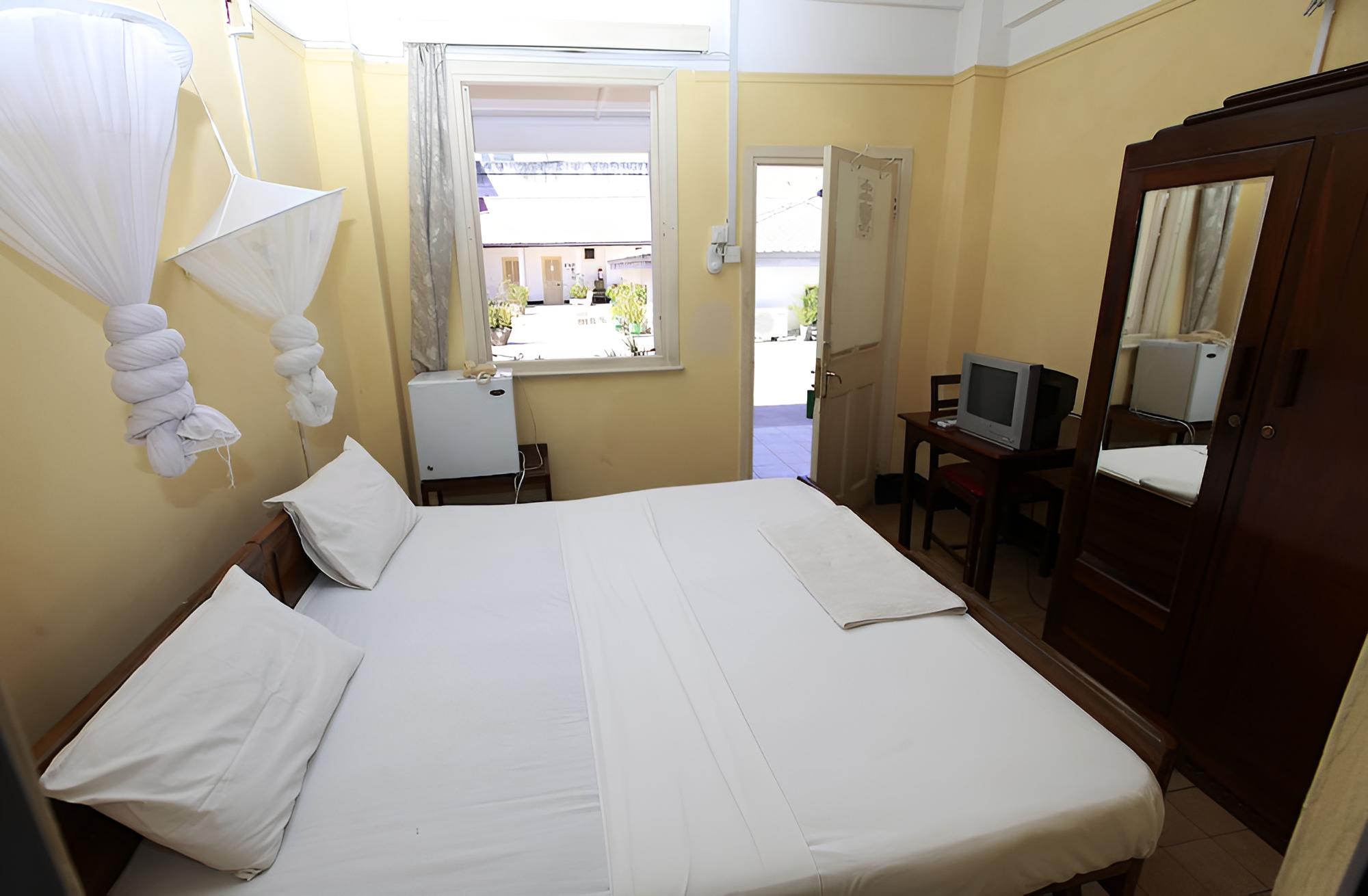 New Palm Tree Hotel