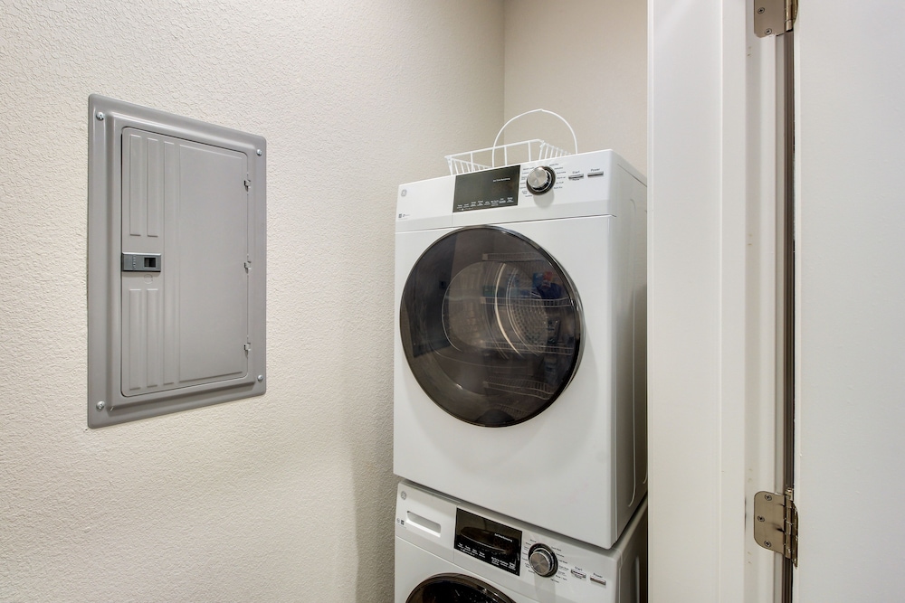 Emporia Vacations - Emporia Apt w/ Playground: 2 Mi to Main Street! - Property Image 12