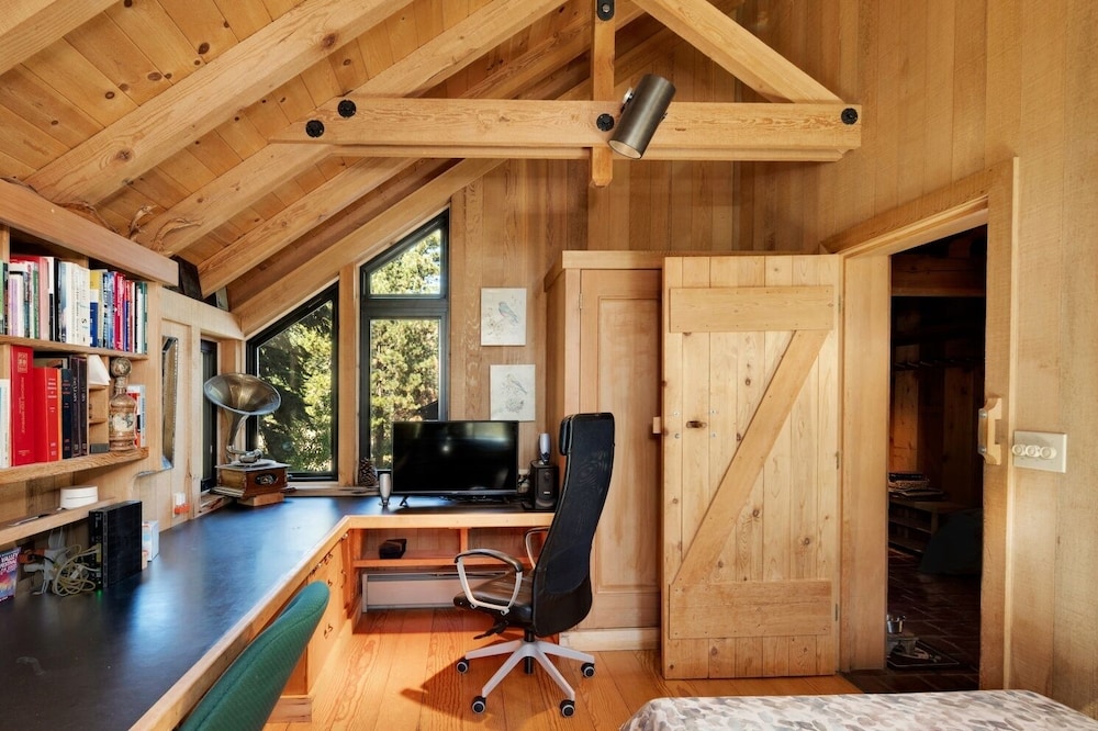 Amazing Architecture - Views all around VH#113 by Bear Valley Vacation Rentals view 3