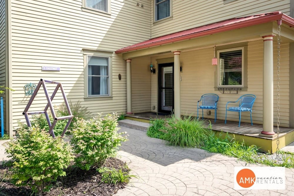 Lake Life Getaway - Condo Near Downtown