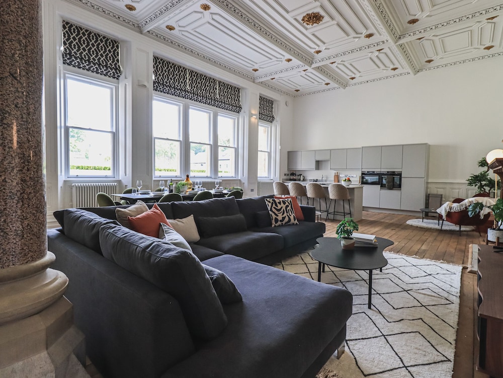 The Wilfred Suite Stone Cross Mansion