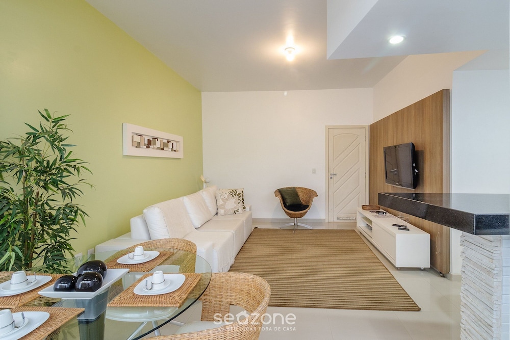 Ground Floor apt 5 min From Praia do Forte Ema101