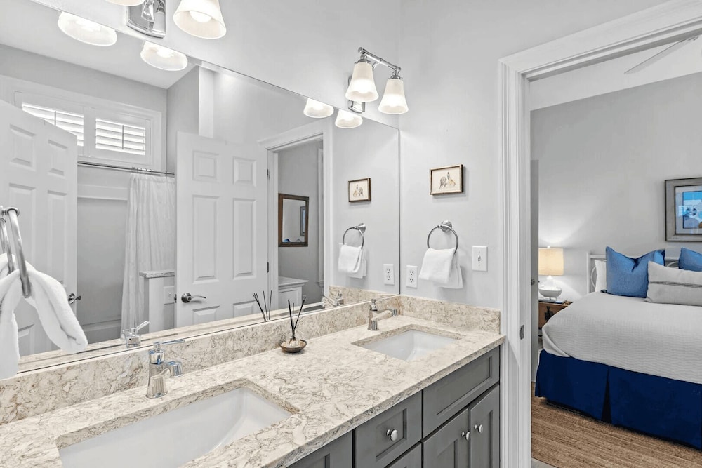 Grovey by the Sea by Avantstay Oceanfront, Private Beach, Pool Access