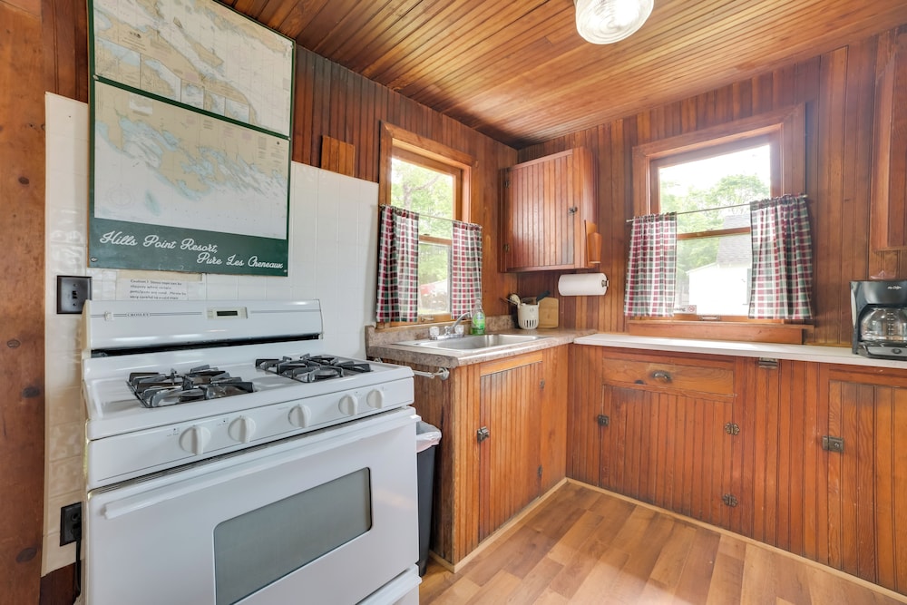 Beach & Dock Access: Upper Peninsula Cabin Retreat