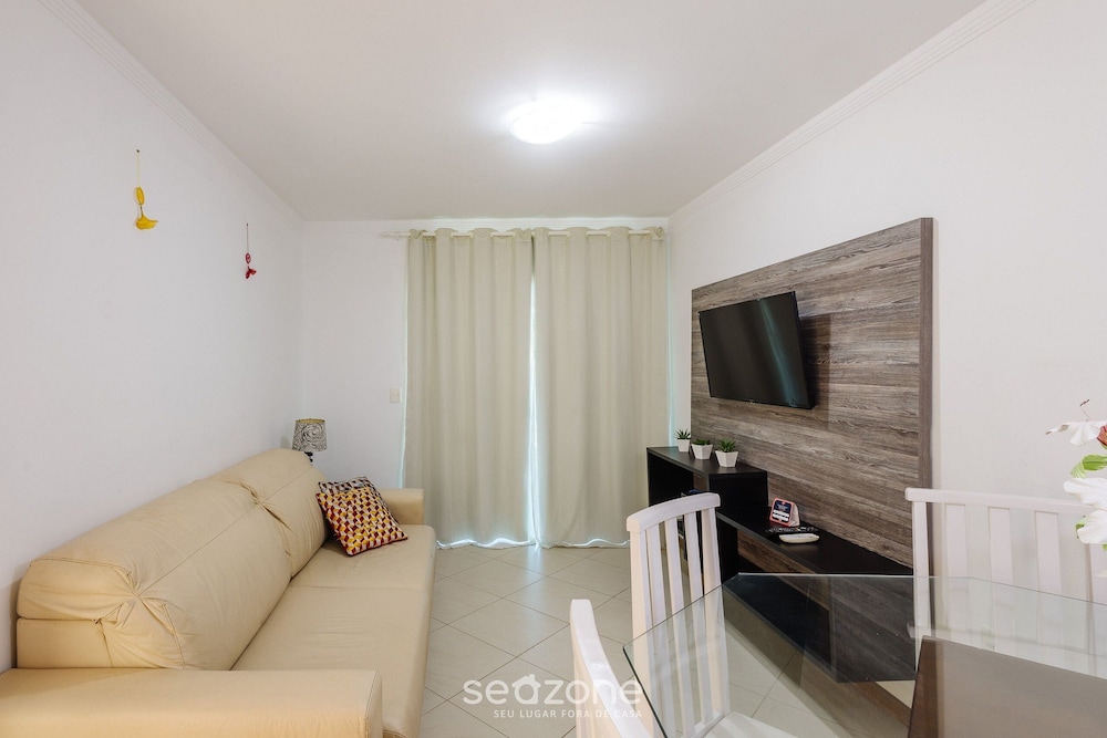 2BR Apt w/ BBQ 400m From Beach Can304