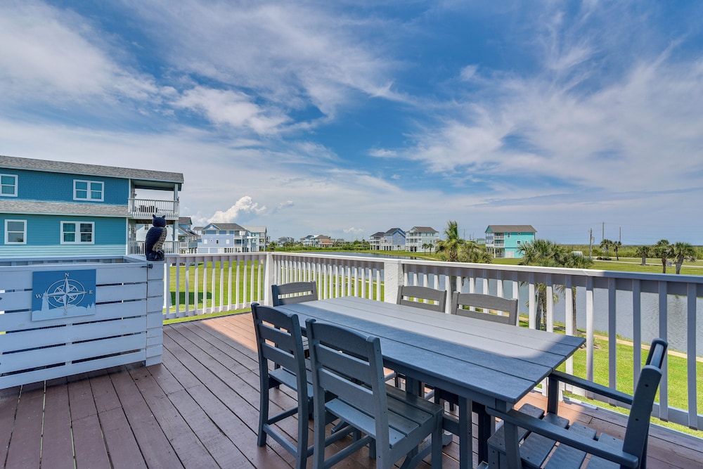 'seas The Day:' Home w/ Pool Access in Galveston