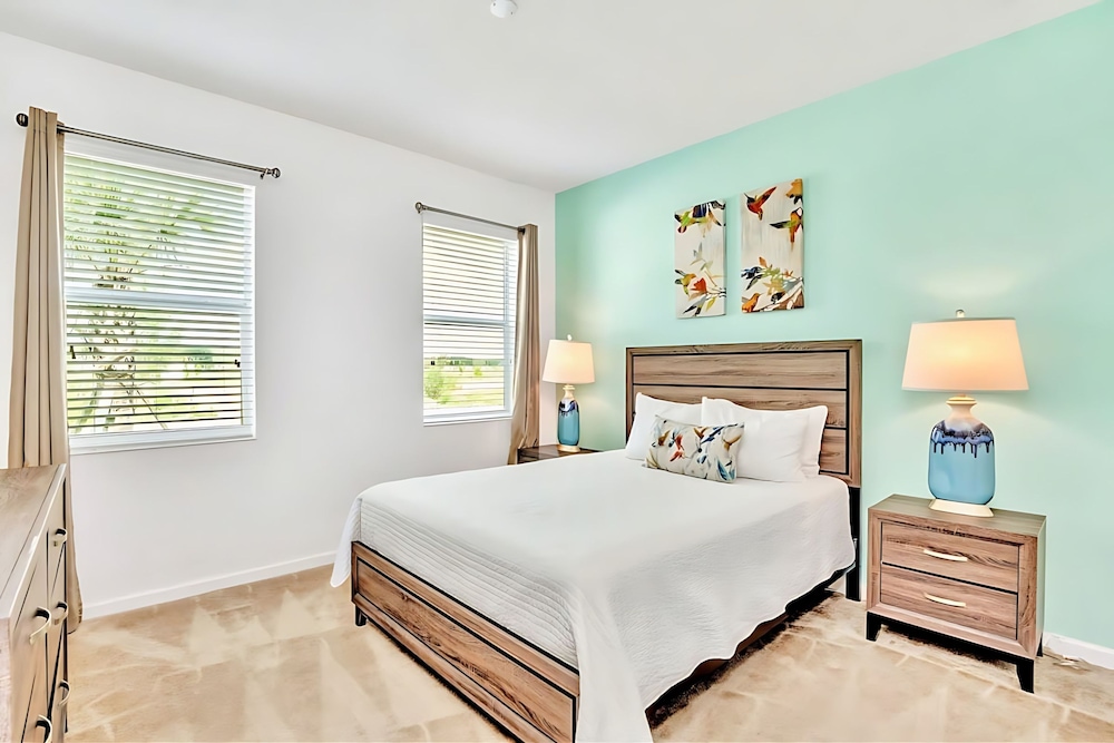Upstay Lakefront Home w Pool Cinema Games BBQ