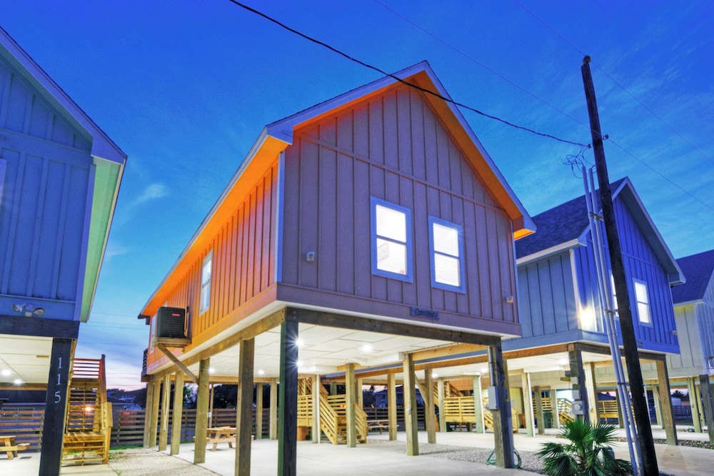 2 Homes, Sleeps 16, Shared Pool+boat Dock Laguna Village Serenity by Avantstay