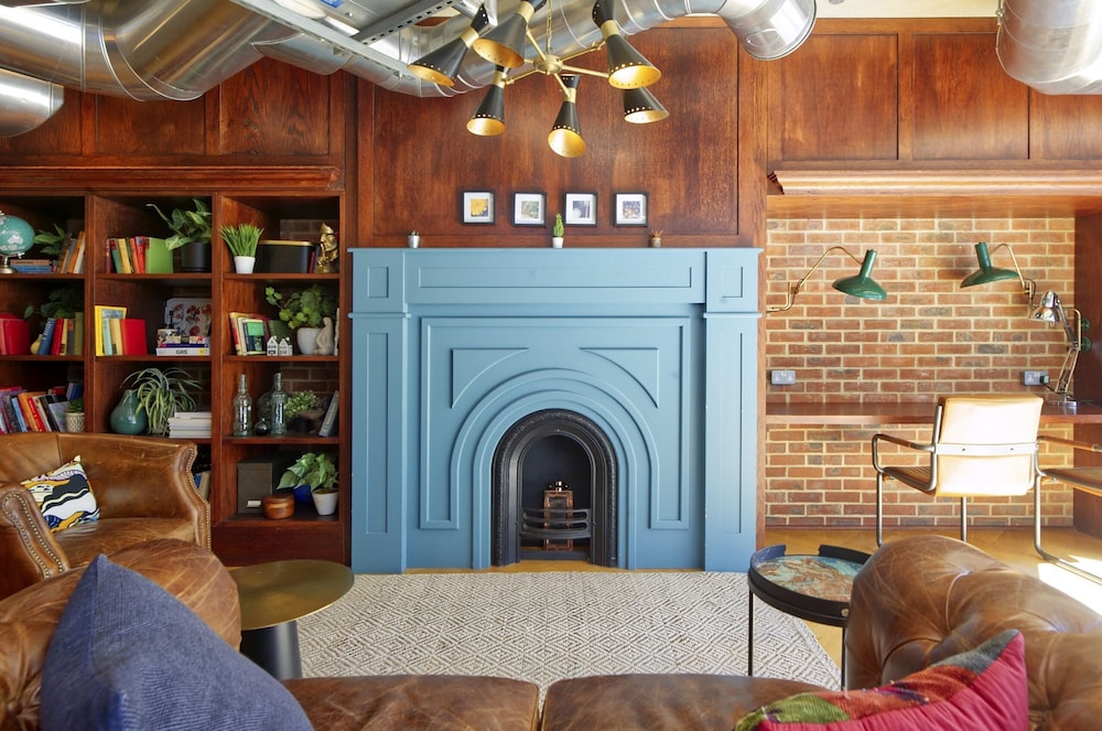 Bright Student Studio in Hammersmith