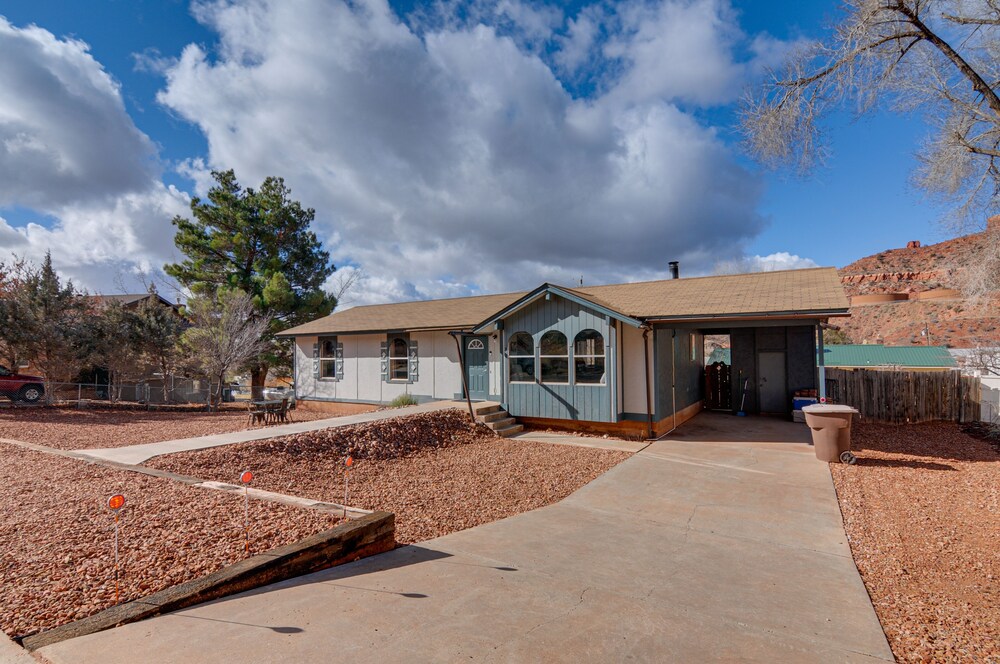 Kanab Home w/ Deck Near Zion National Park! view 4