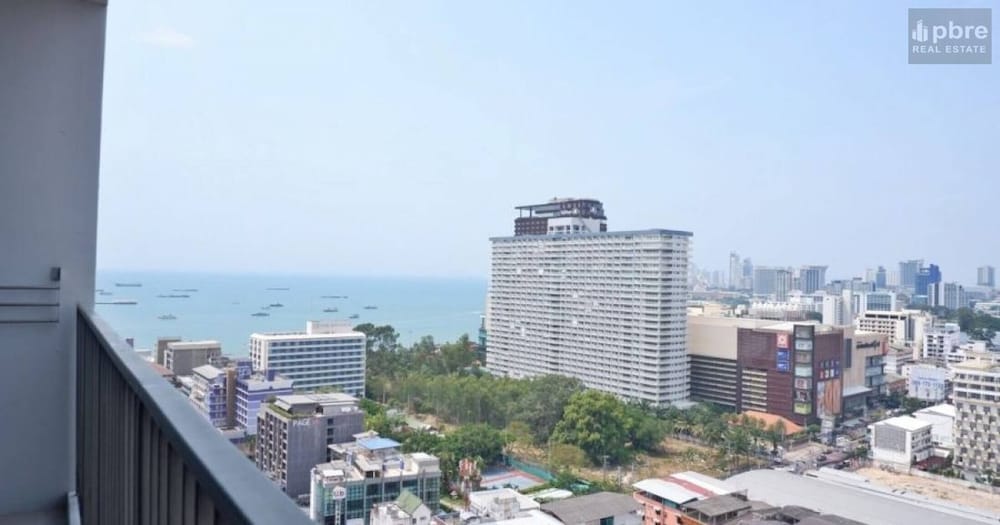 Fully Furnished Excellent Location -next to Beach