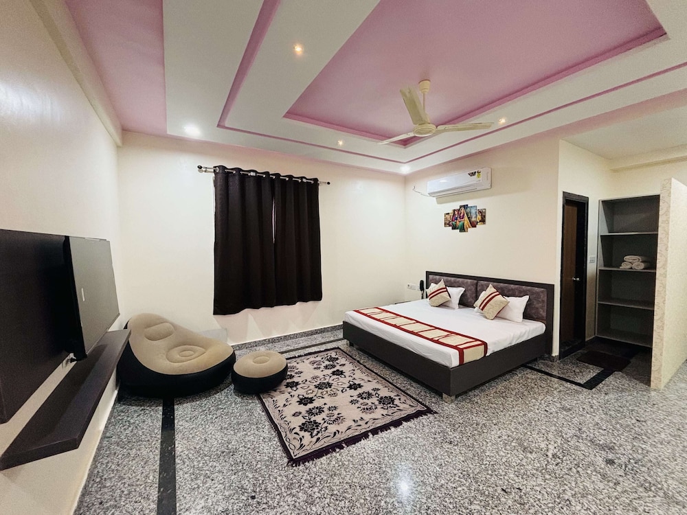 Paras Resort