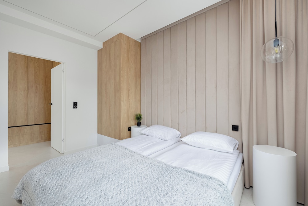 Beachside Apartment by Renters