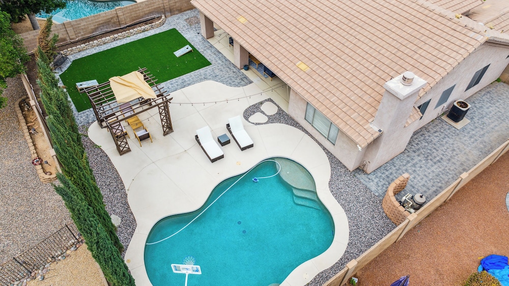 Hues of the Horizon House with Pool-BBQ
