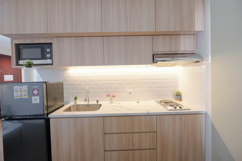 Cozy And Spacious 1Br Apartment At Marina Ancol