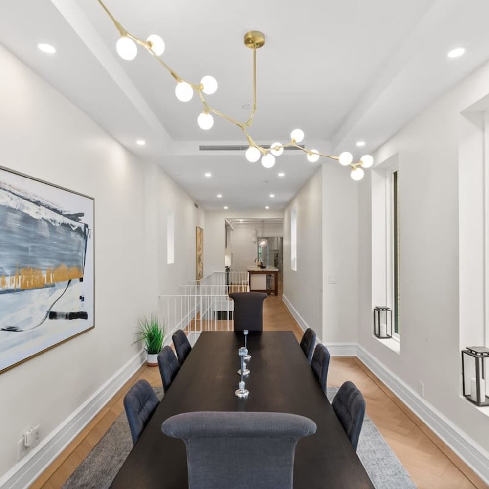Riverside by Rove Travel 7BR Modern Townhouse