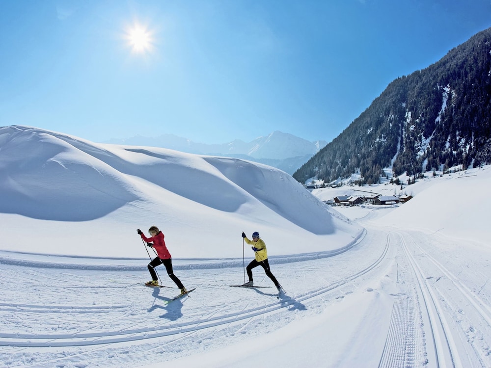 Apartment in Ski Paradise Near Trails view 5