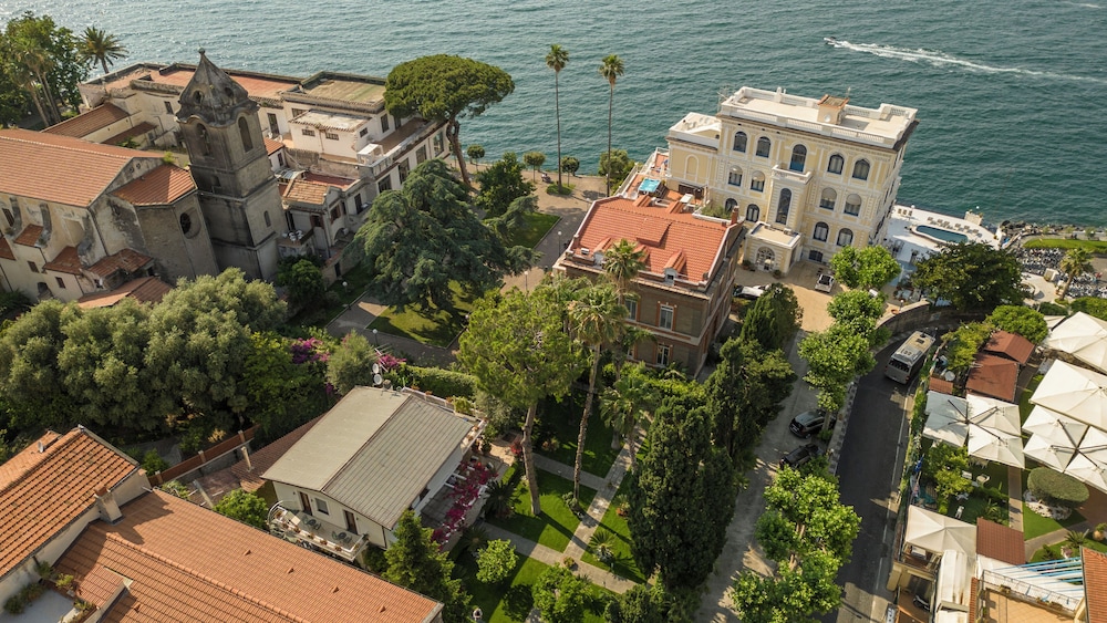 Villa In Sorrento Center | Gardens & Outdoor Space