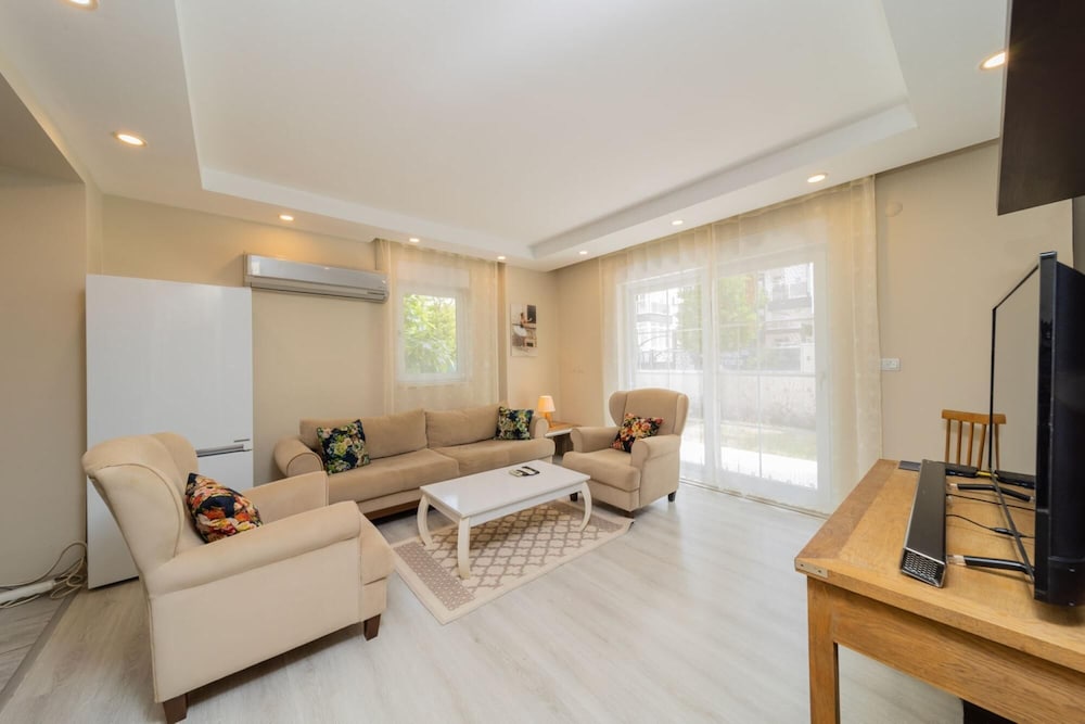 Garden Floor Chic and Luminous Flat in Antalya