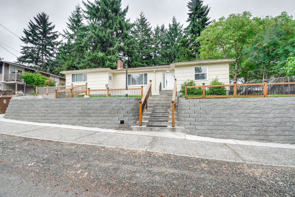 Tacoma Vacation Rental w/ Outdoor Fireplace - Property Image 4
