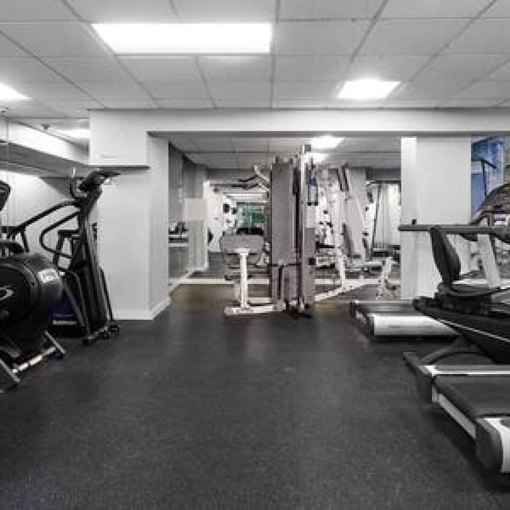 73-201 New 1BR 1bth UWS Doorman Gym