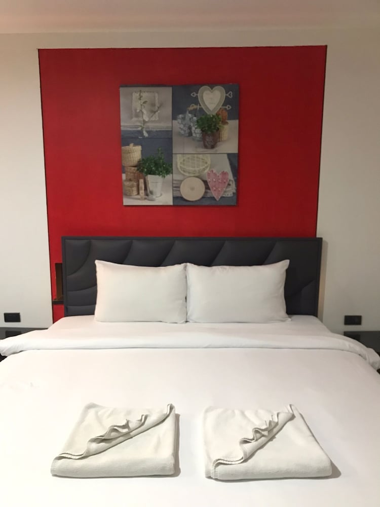 Patong Central Budget Stay